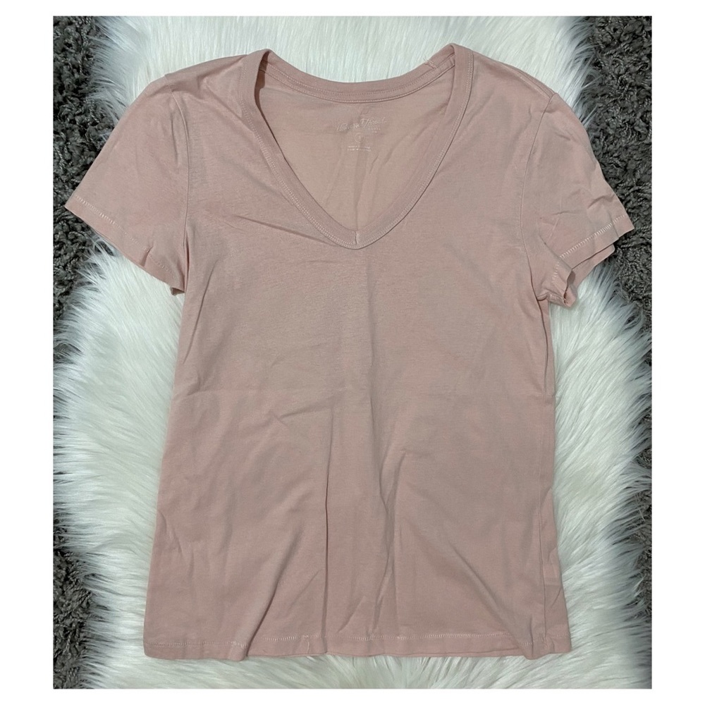 ❌ 2/$15  Universal thread Cotton Tee